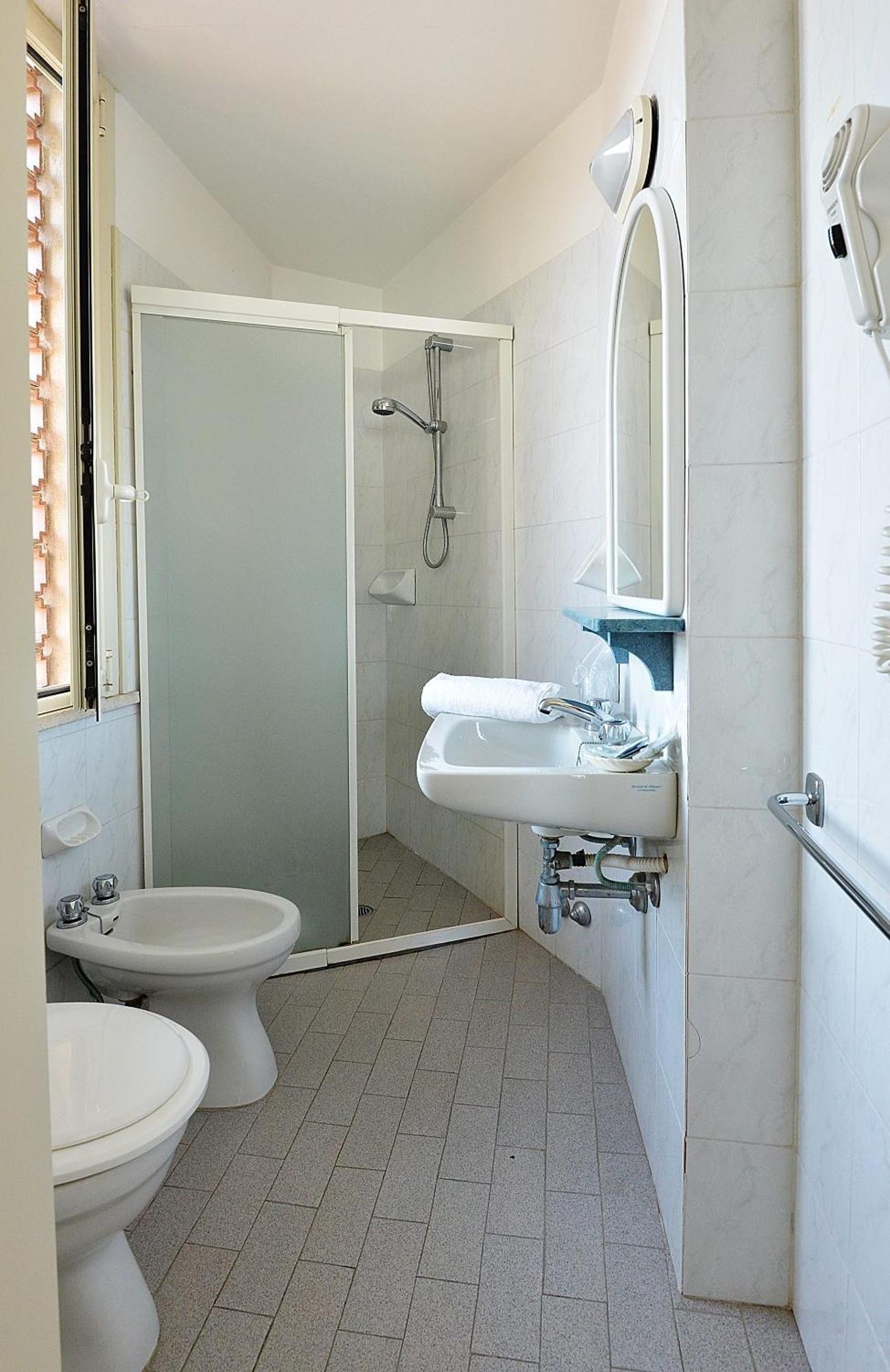 Bamar Hotel 3*
